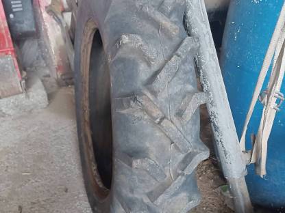 Bild 3:Reifen 7.00-18