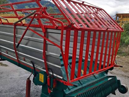 Bild 5:Walthofer Aufbauladewagen