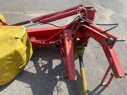Bild 3:Pöttinger Novadisc 305 Heckmähwerk