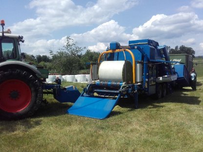 Bild 2:Maisballenpressen Göweil LT Master