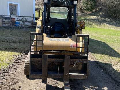 Bild 6:Cat Kettenlader 256B