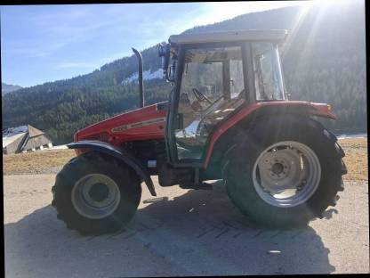 Bild 2:Massey Ferguson 4225