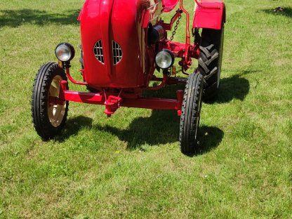 Bild 2:Rarität Traktor Porsche Junior Bj. 1959