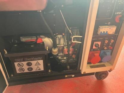 Bild 2:Hyundai Generator 7,9 kVA Diesel Stromaggregat