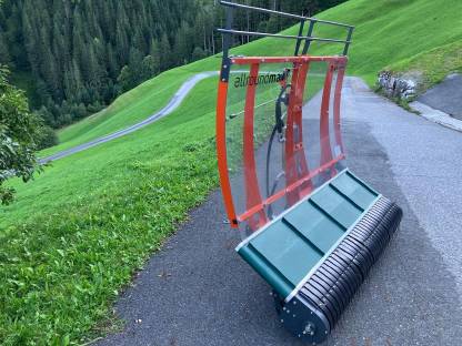 Bild 2:Heu-Silo Abräumschieber Allroundmax