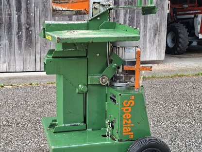 Holzspalter Posch mit Fußbedienung