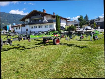 Bild 3:Kreiselheuer Fendt Lotus 1020T
