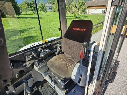 Bild 7:Takeuchi TB240 mit Martin Powertilt, TB 240 Bagger, Löffel