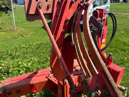 Bild 4:Pflug 4 Scharr Vogel und Noot