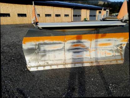 Bild 2:Schneepflug Reiter Luttnig