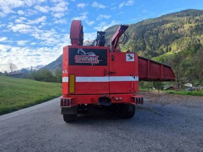 Bild 3:Eschelböck Biber 80 Hacker Häcksler mit Spalter und Kran