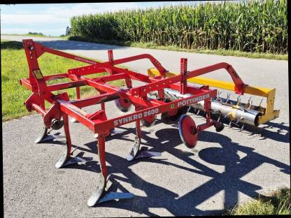Bild 7:Pöttinger Grubber Synkro 2600