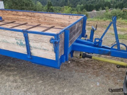 Bild 2:Mengele Miststreuer