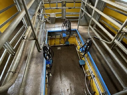 Pneumatisches Tor mit Steuerung, Melkstand, Waschautomat