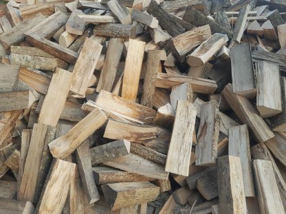 Bild 2:Ofenf. Brennholz, weich oder hart, € 60/100, zzgl. schneiden