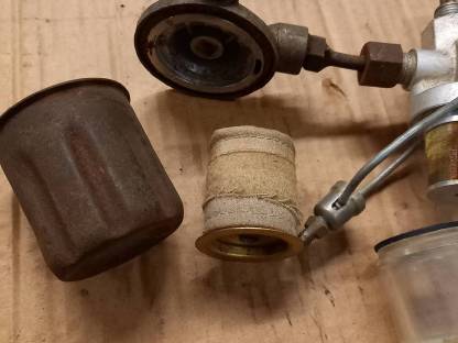 Bild 2:Mähdrescher Benzin Filter Claas Columbus