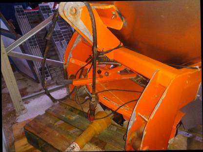 Bild 3:Landgut Salz- und Kiesstreuer