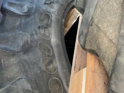 Bild 9:Trelleborg 540/65R24 und 600/65R38