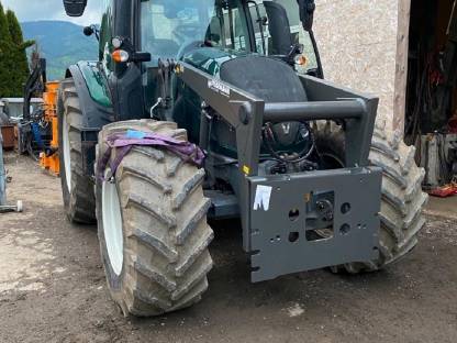 Valtra N174/175 Kommunalrahmen