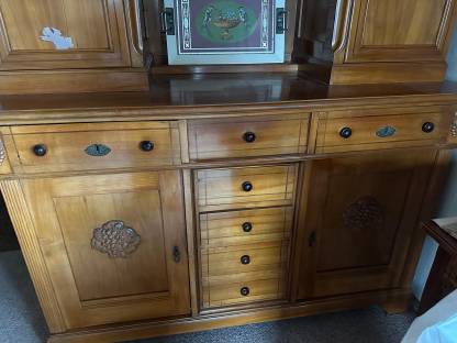 Bild 2:Kirschbaum Vitrine