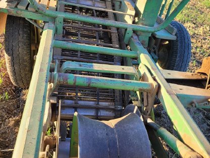 Bild 2:Wisent Kartoffelvollernter