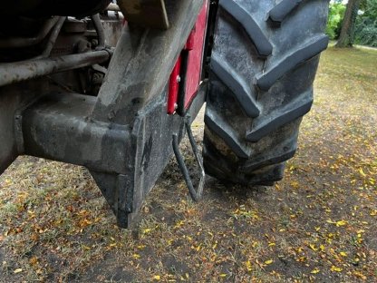 Bild 8:Steyr Frontlader mit Konsole, Schaufel und Gabel