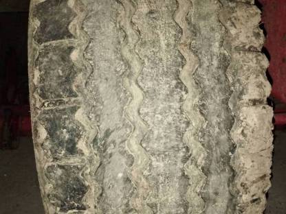 Bild 4:Kompletträder 15/55/17 Vredestein und Siloverteilerwalze