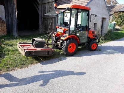 Bild 2:Mulcharbeiten