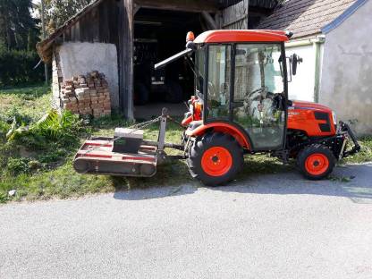 Bild 3:Mulcharbeiten