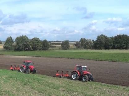 Bild 4:Lohnpflügen