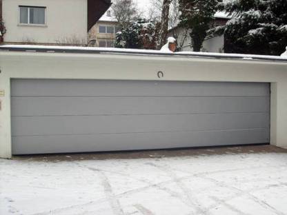 Bild 2:Garagen-, Industrie-, Roll-, Hallentor - Windschutzsysteme