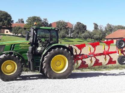 Bild 4:Wir pflügen Ihren Acker