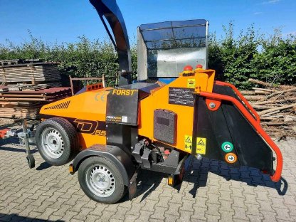 Bild 3:Baumstumpffräsen Mulch- und Mäharbeiten