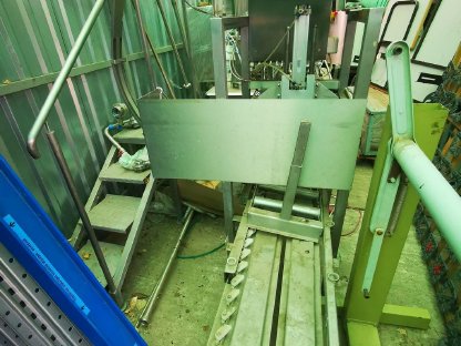 Bild 4:Verschließmaschine für Schnappdeckel, Deckelsortierer