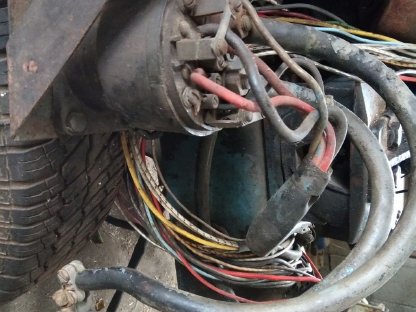 Bild 3:Vorderbau mit Motor von Steyr LKW 480