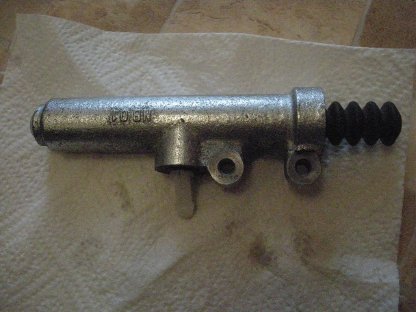 Bild 2:Teile von Mercedes LKW