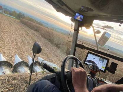 Bild 2:Maisdreschen, Trocknung und Transport