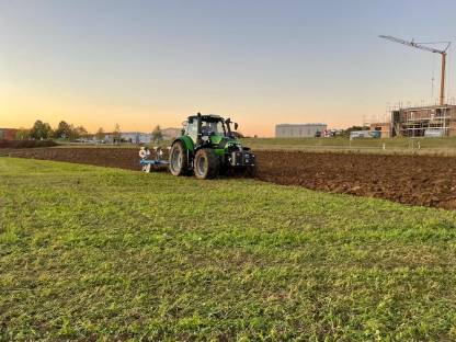 Bild 4:Lohnmähen, Aushilfe Traktorfahrer Maisernte usw.