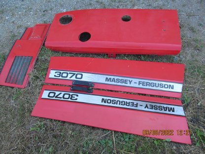 Massey Ferguson MF 3070, Bj. 87, Motorhaube und Seitenbleche