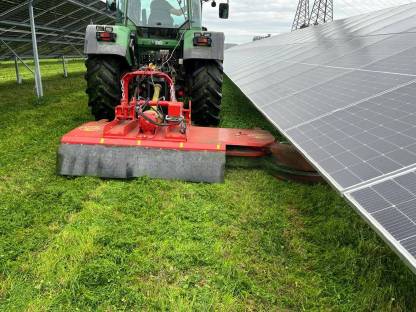 Bild 3:Photovoltaik Pflege/Mulcharbeiten