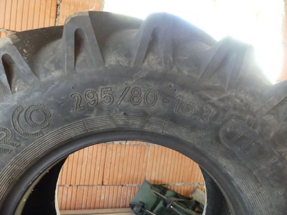 Reifen 295/80-15,3, Reifenspreizer