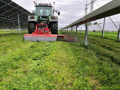 Bild 4:Photovoltaik Pflege/Mulcharbeiten