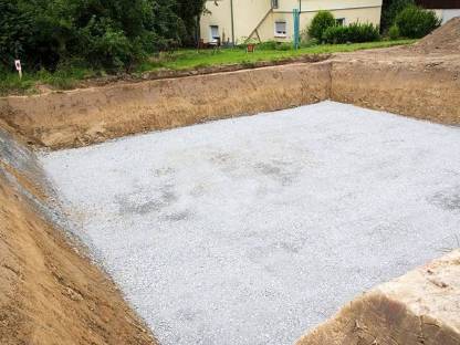 Bild 2:Erdbau Erdarbeiten Bodenplatten Abrissarbeiten