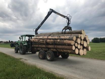 Bild 2:Rückewagenarbeiten/Holztransport per Rückewagen
