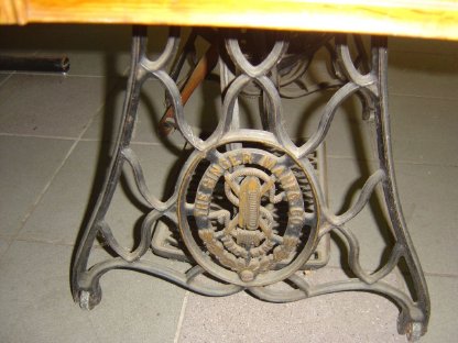 Bild 4:Singer Nähmaschine, Antik