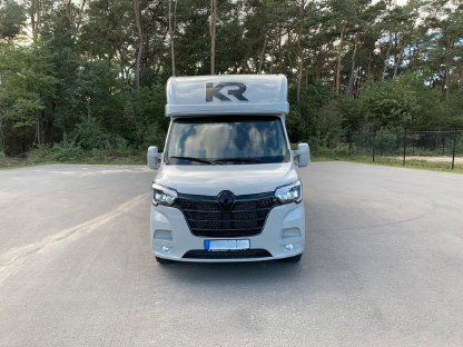 Renault schöner Pferdetransporter im Neuzustand