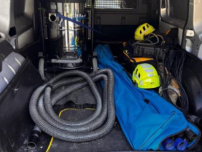 Bild 6:Dachrinnenreinigung