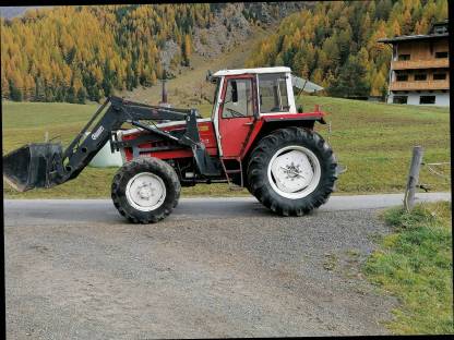 Steyr 8100 mit Hauer Frontlader