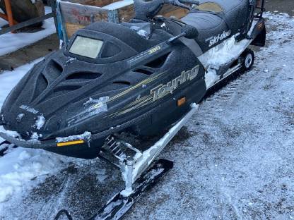 Bombardier Ski-Doo Touring 380F