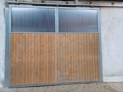 Schubtor mit PVC Fenster aus Holz/Planboard inkl. Schienen